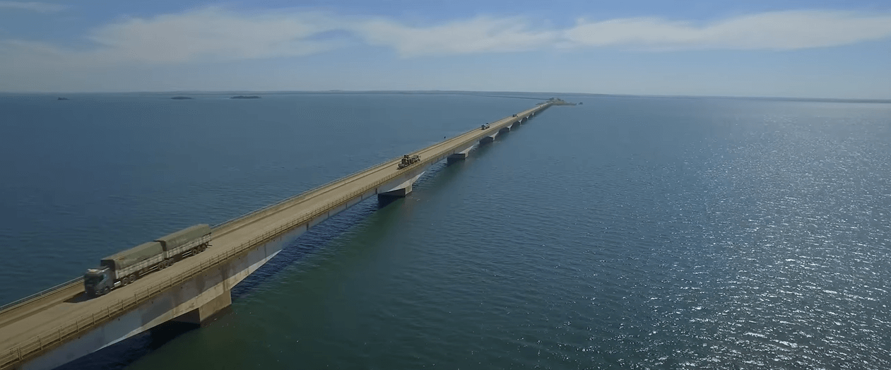 Melhores lugares para pescar no Mato Grosso do Sul - Foto do Rio Paraná e sua ponte entre os estados de SP e MS