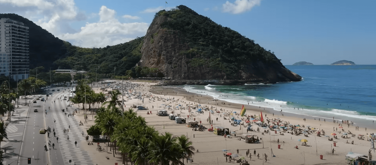 melhores lugares para pescar no rio de janeiro - foto tirada de drona da pedra do leme